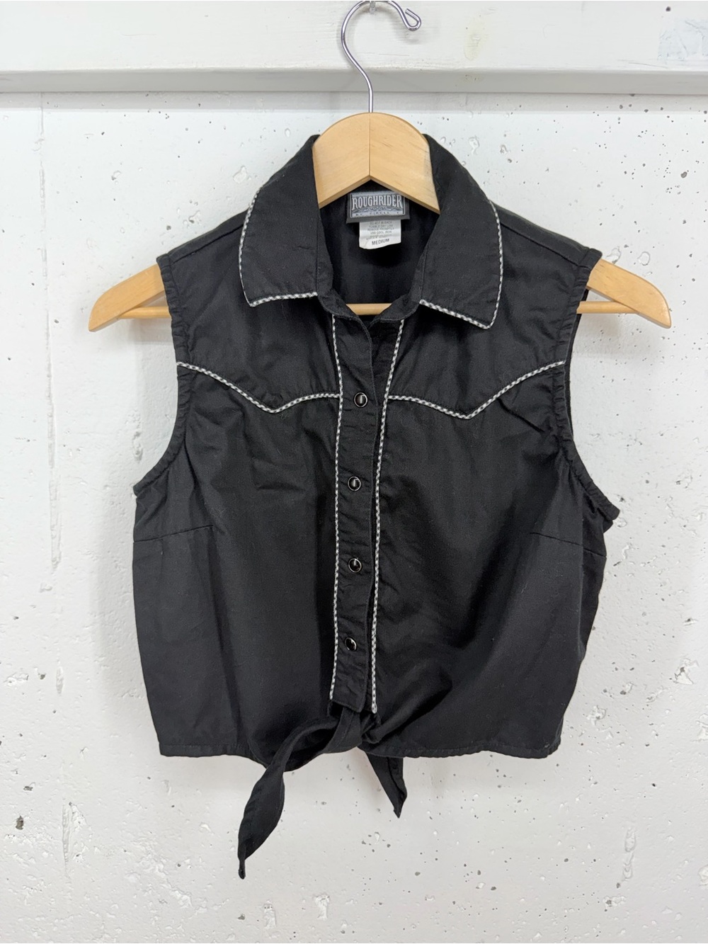 Vintage Roughrider Women’s Medium Black Pearl Snap Tie Front Sleeveless Shirt